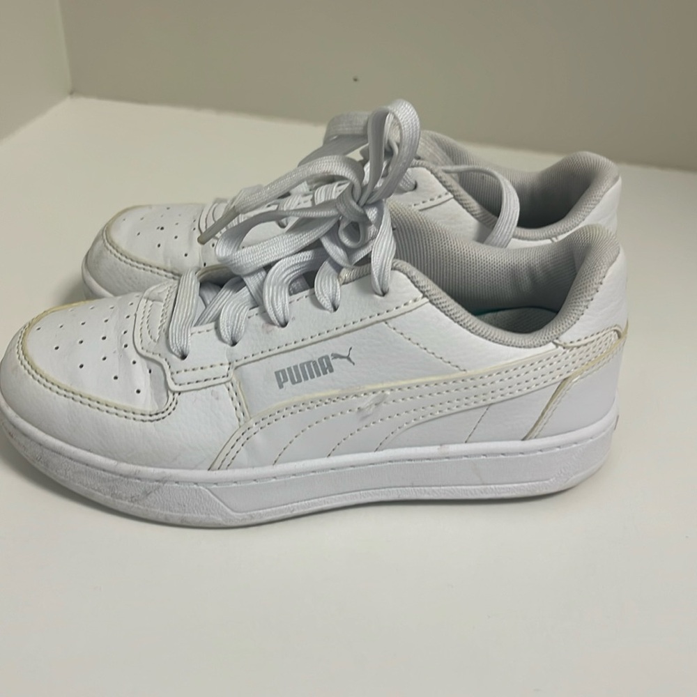 Girls all white pumas
